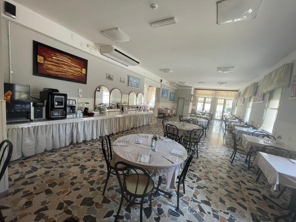 Hotel moroni Rimini Esterno foto