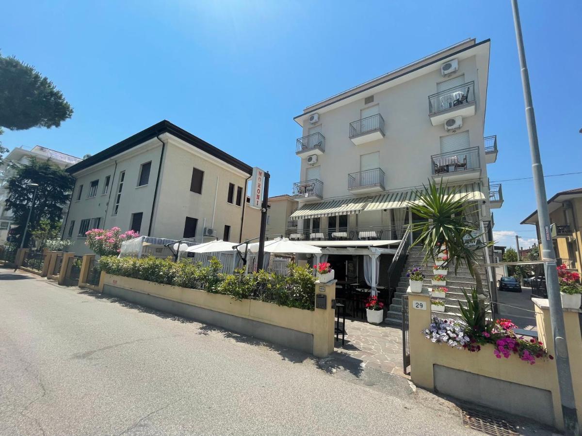 Hotel moroni Rimini Esterno foto